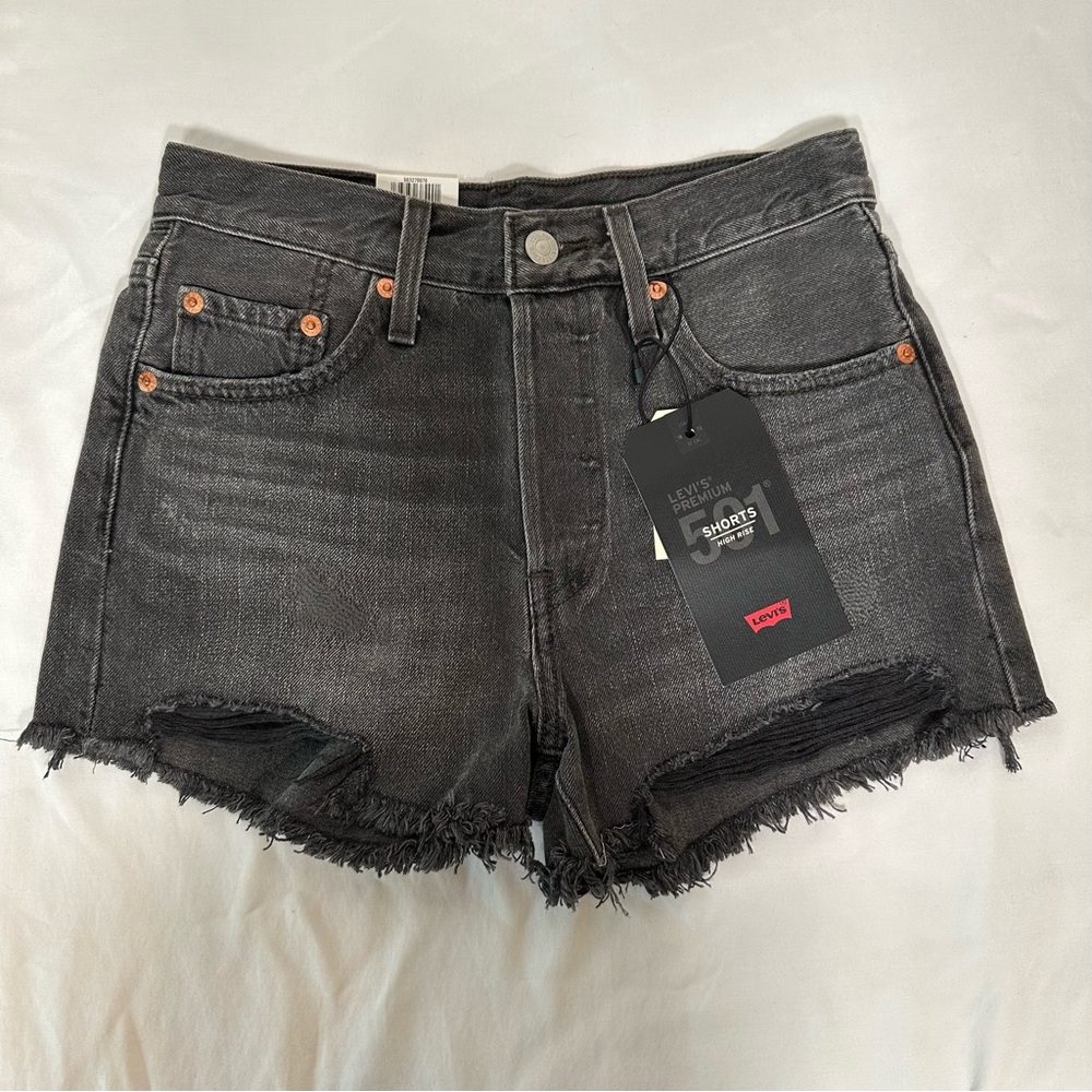 Levi’s Shorts | Women’s | 24